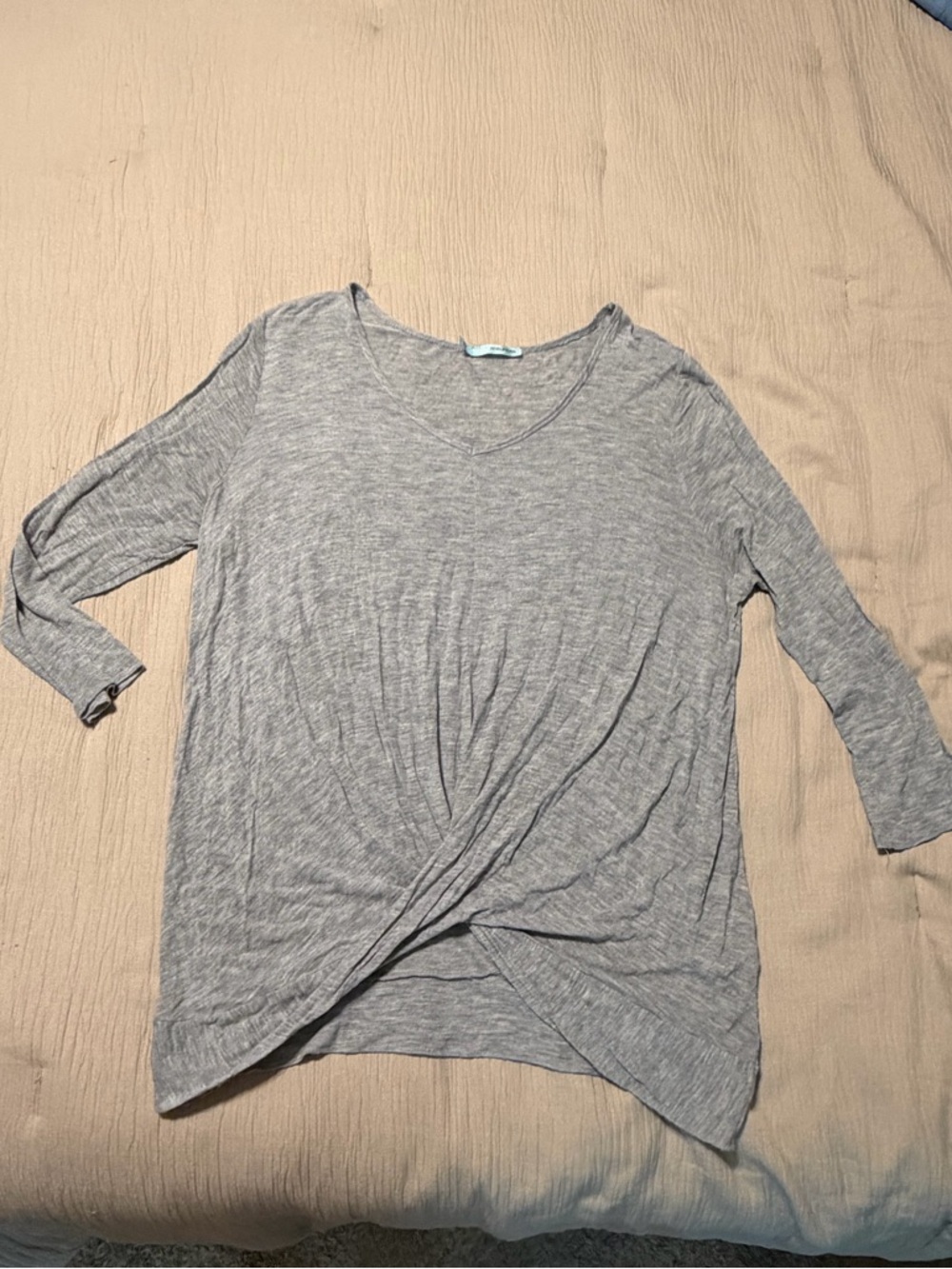 Maurices Light Gray V-Neck Twist Front Women's Top